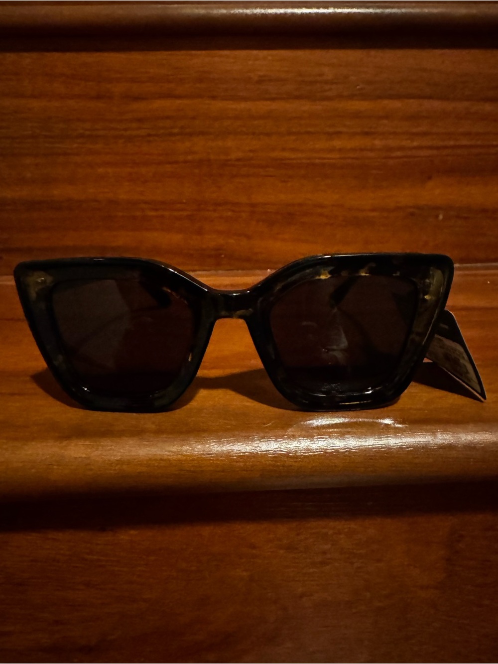 Universal Thread high end Women's Brown tiger eye  pattern sunglasses -dark